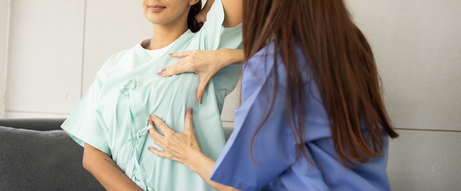 Este tipo de cirugía permite a las mujeres que lo padecen aliviar sus problemas físicos como fuertes dolores de espalda.