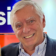 Dr. Alejandro Silvestre