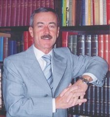 Dr. Carlos Rey