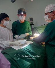 Dr. Lucas Sánchez