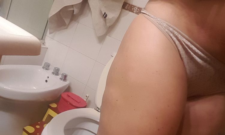 69743