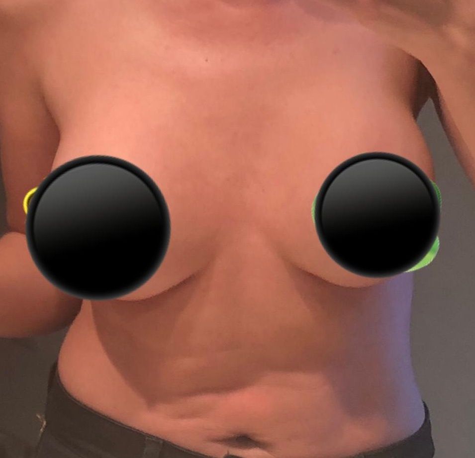 23495