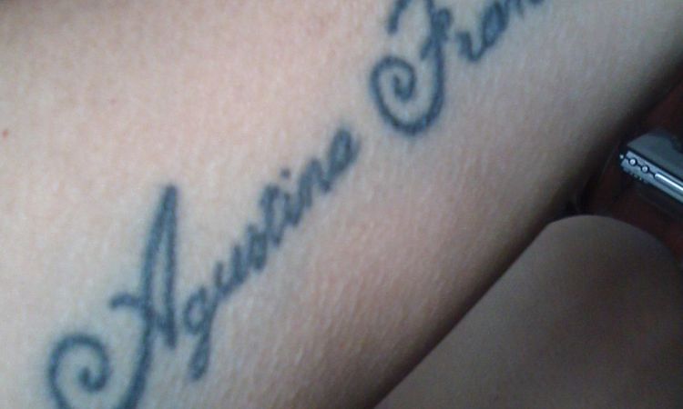 Quiero sacarme un tatuaje son 2 nombres en el antebrazo - 5717