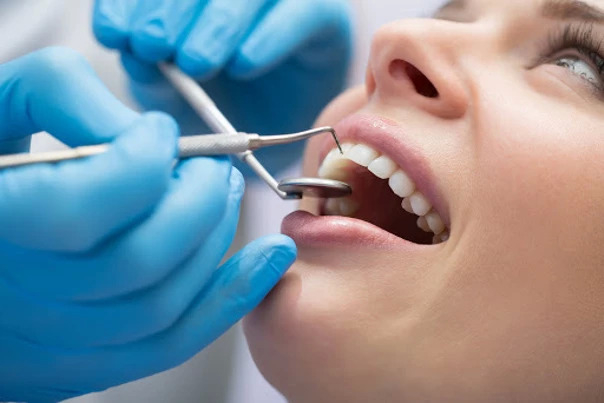 Procedimiento que trata la parte interna del diente manteniendo su dentición natural
